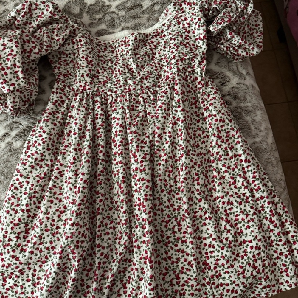 Strawberry puff dress